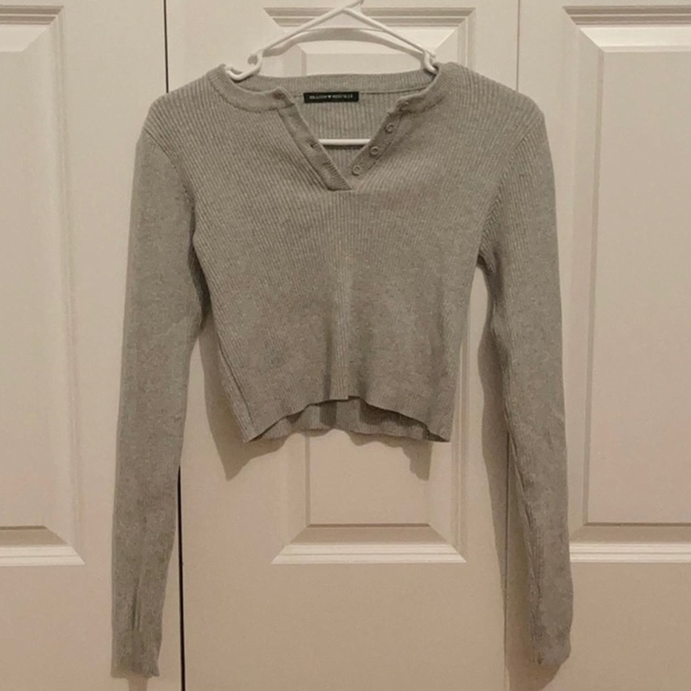 Brandy Melville gray cropped sweater